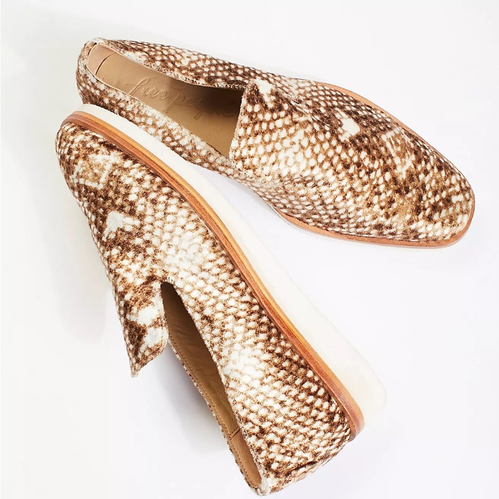 Free People Snake Eyes Brown & Cream Patterned Women's Slip-On Loafers - Size 39 - Picture 6 of 6